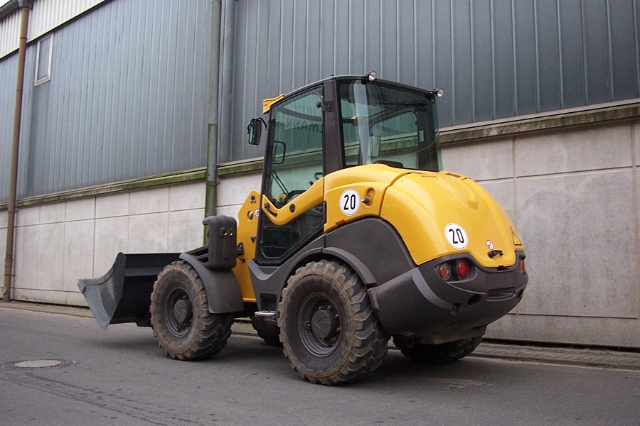 AX700_850_1000